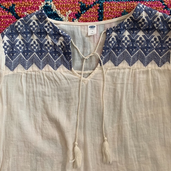 Old Navy Cream Flowy Blouse with Blue Detailing - Picture 2 of 4
